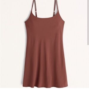 Abercrombie & Fitch Traveler Mini Active Dress - rust / burnt orange